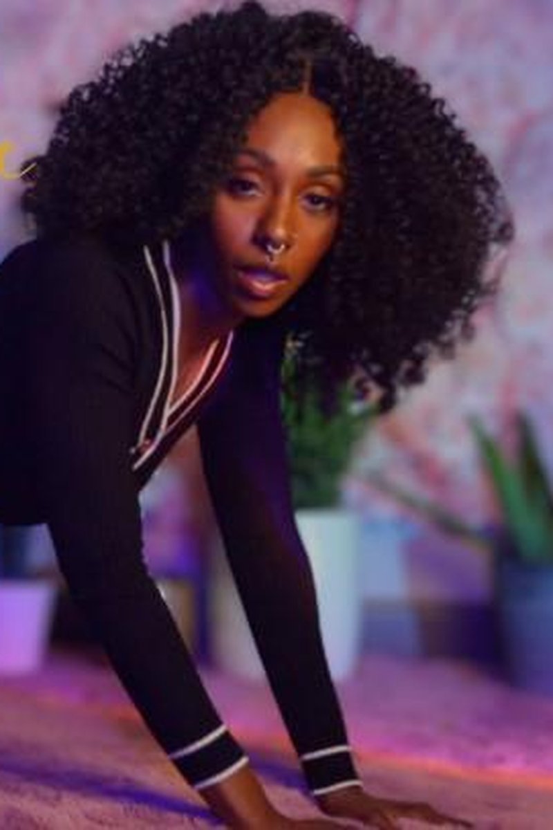 Surrender - Screenshot 1 of 4 - Ass Worship