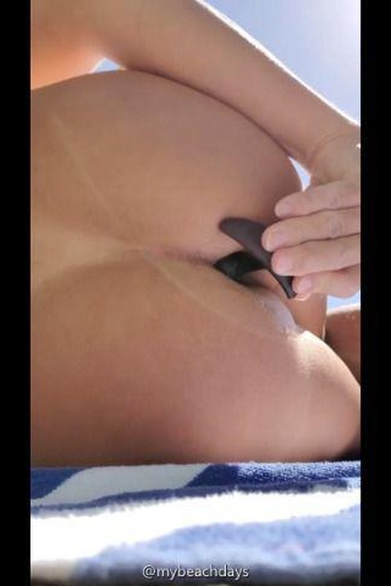 Butt Plug Insertion At Beach - Screenshot 1 of 4 - Beach
