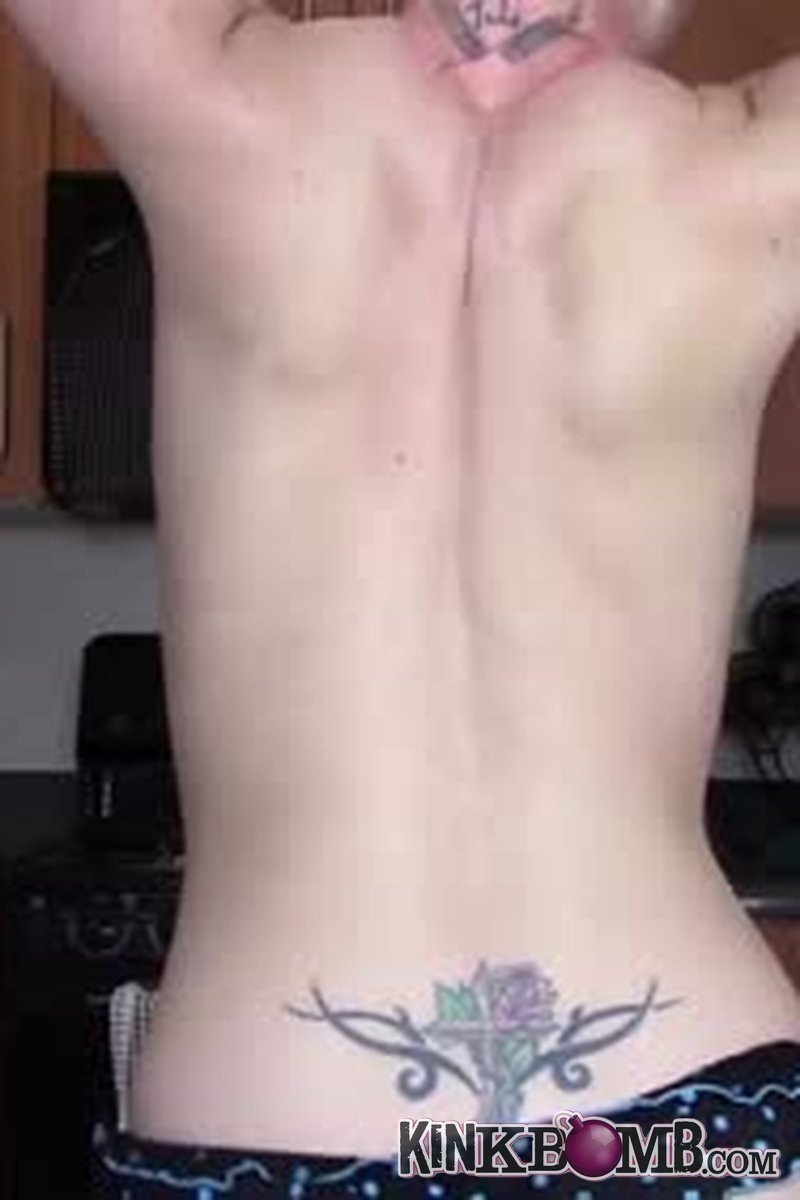 The Alison Miller: Flexing My Strong Back - Screenshot 1 of 4 - Bodybuilder