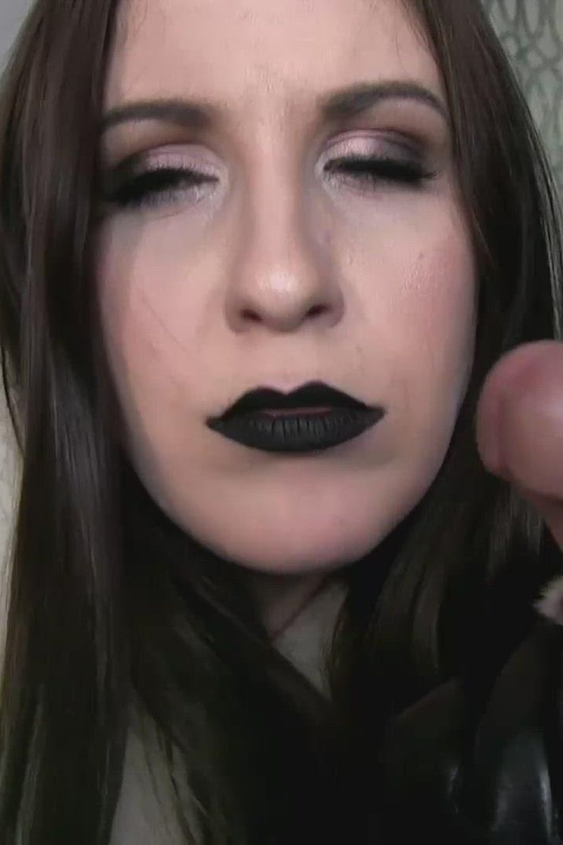 King, Queen, Master - Screenshot 1 of 4 - Femdom