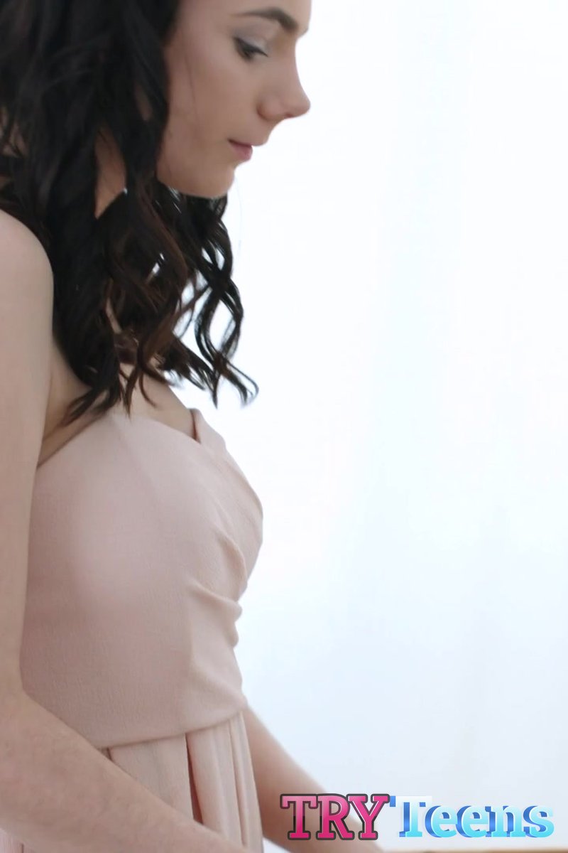 Lia Morano - Screenshot 1 of 4