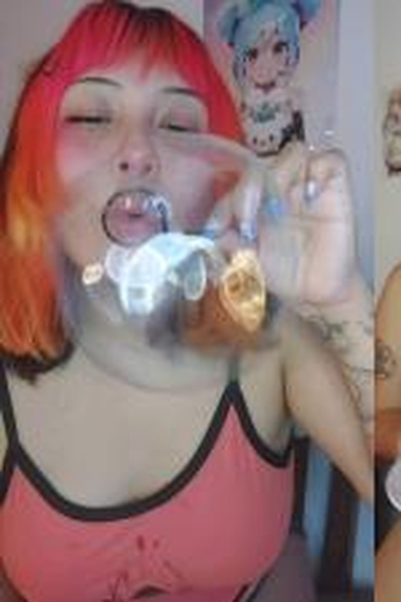 Playing With Bubbles - Screenshot 1 of 4 - Balloon Fetish