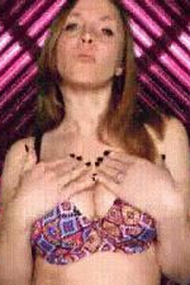 Bikini-Loop - Screenshot 1 of 4 - Big Tits