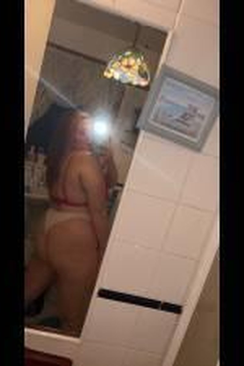 Thong Ass - Screenshot 1 of 4 - Ass Worship