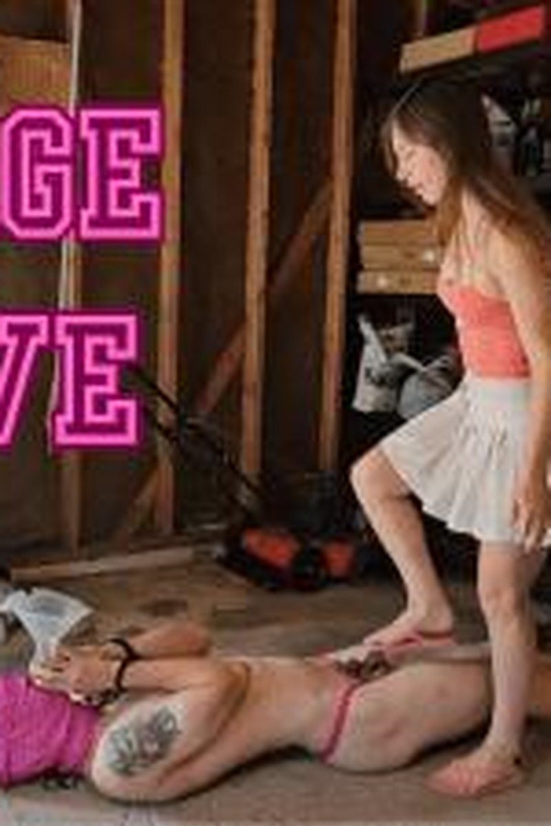 Garage Slave - Screenshot 1 of 4 - Bondage