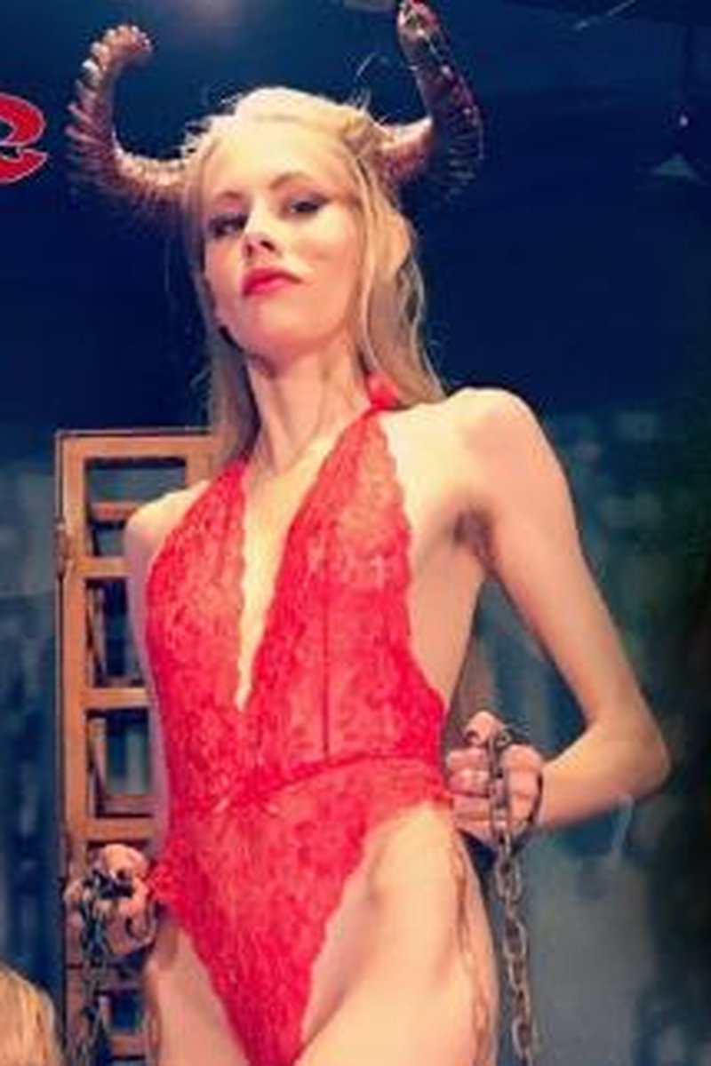 Please Satan - Screenshot 1 of 4 - Bondage