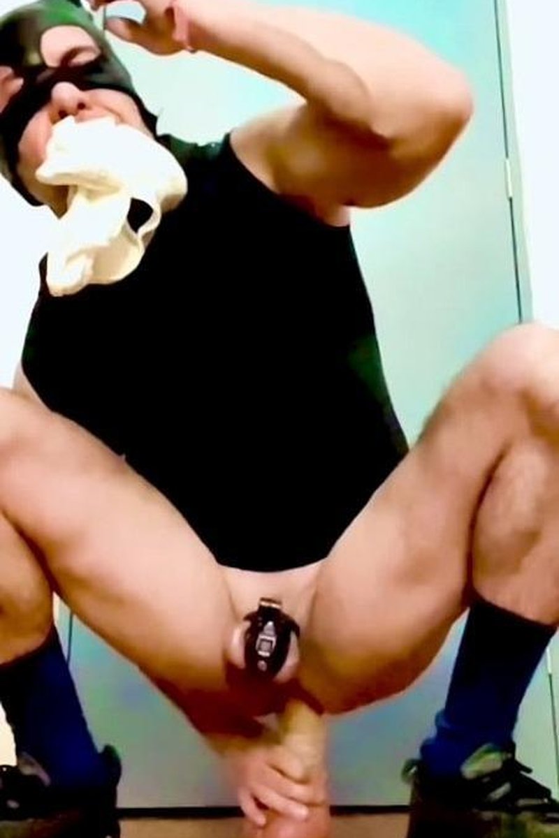 Varonil Y Maricon Https://Www.Sheer.Com/Marcopalmer - Screenshot 1 of 4 - BDSM
