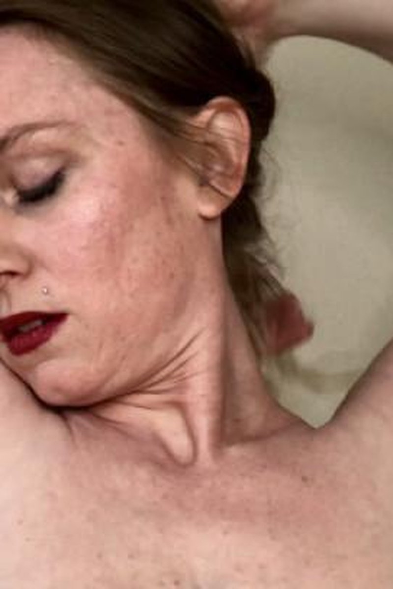 Red Lips And Long Hairy Armpits - Screenshot 1 of 4 - Armpit Fetish