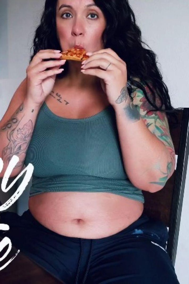 Sloppy Date - Screenshot 1 of 4 - Belly Fetish