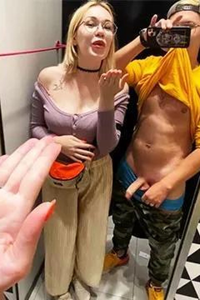 Got Cum In Mouth In Fitting Room - Screenshot 1 of 4 - 60 FPS