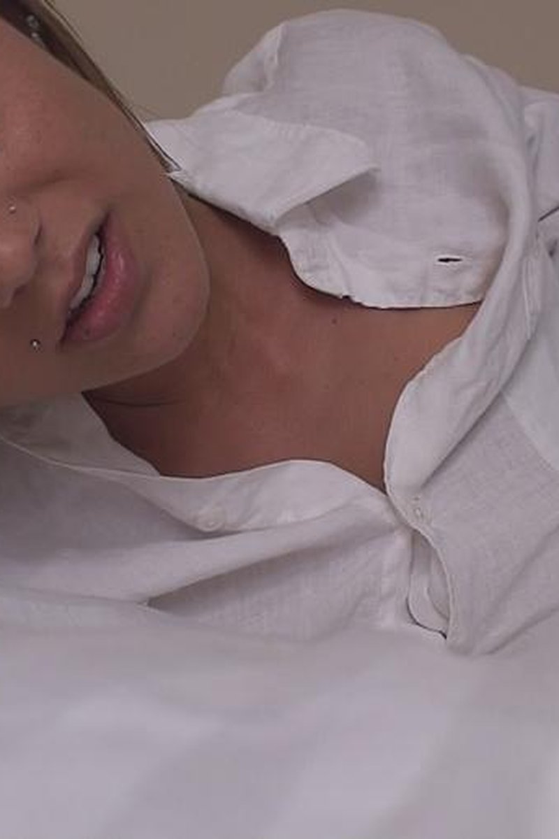 Full White Button - Screenshot 1 of 4 - Amateur