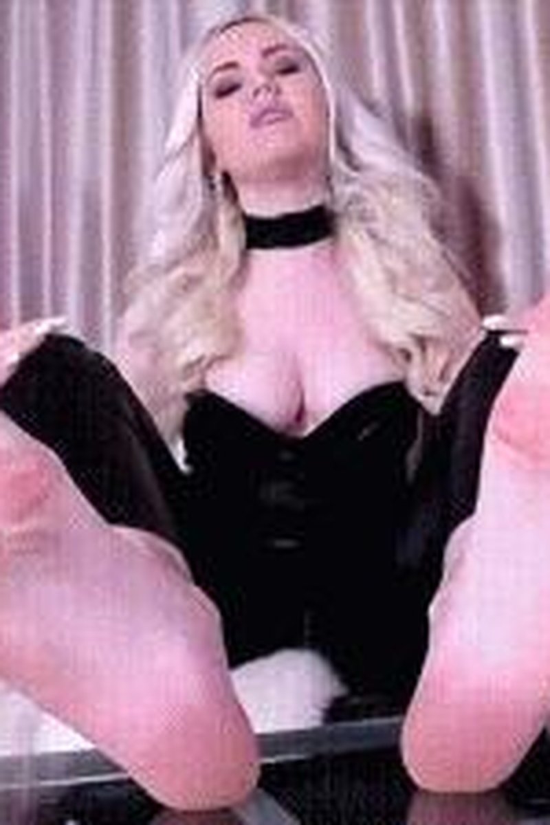 Foot Commands - Screenshot 1 of 4 - Anal Masturbation