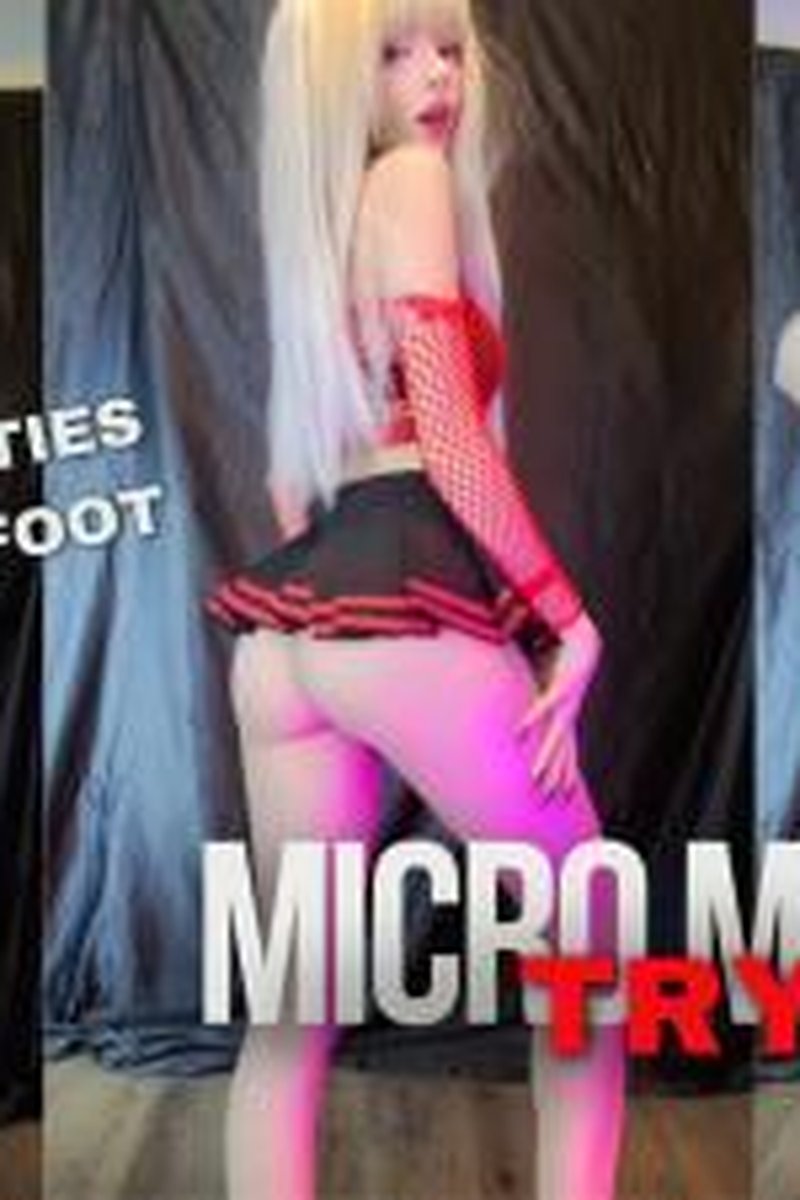 Micro Mini Skirt Try-On - Screenshot 1 of 4 - Blonde Hair (Female)