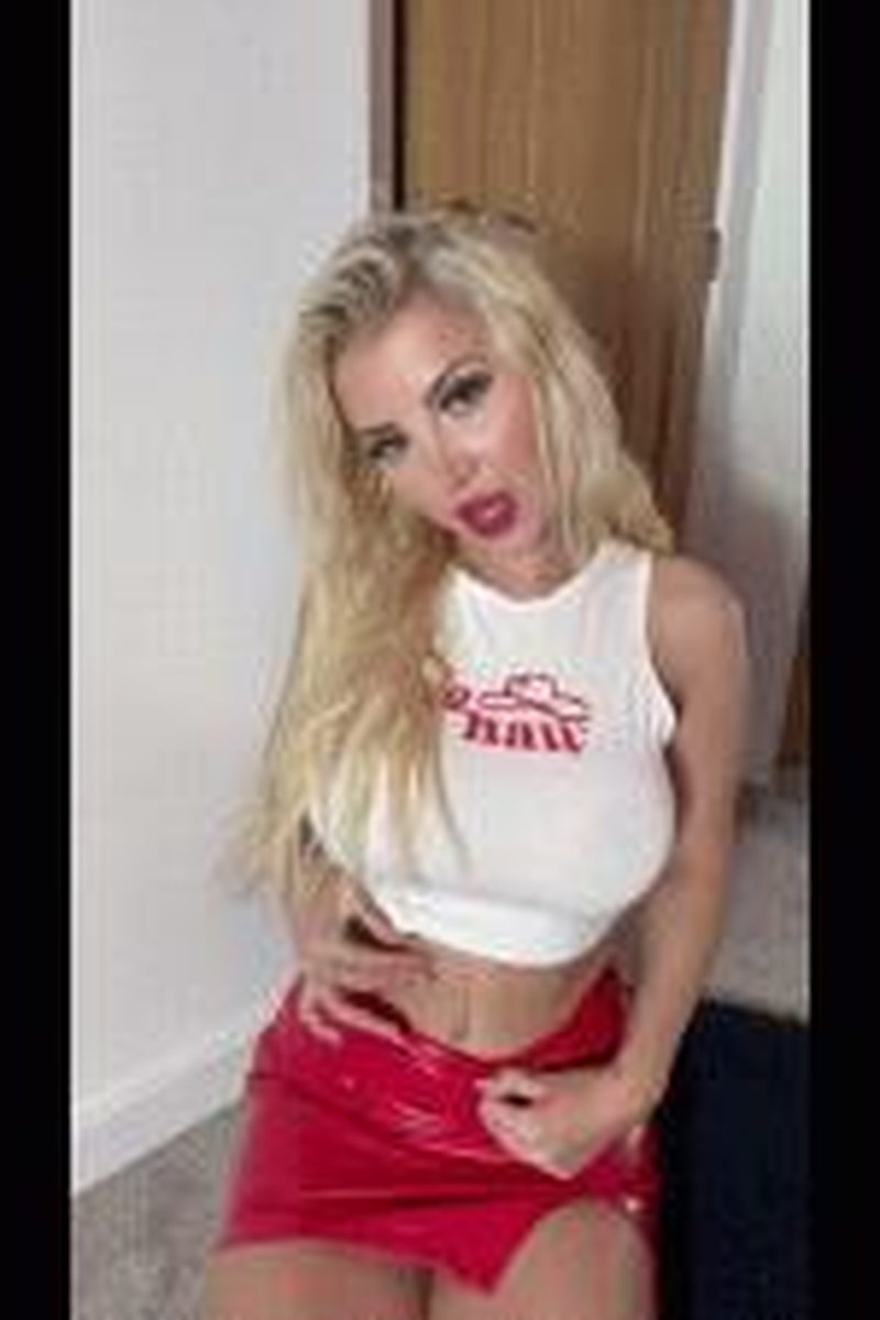 Bellybutton Freak - Screenshot 1 of 4 - Belly Fetish