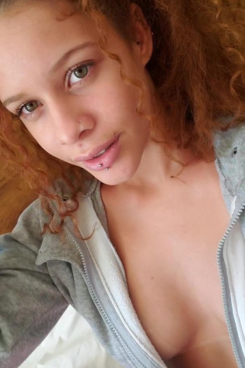 Redhead - Screenshot 1 of 4 - Babes