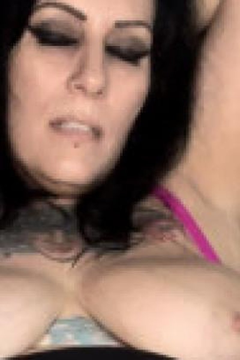 Screaming Squirting Orgasm - Screenshot 1 of 4 - Babes