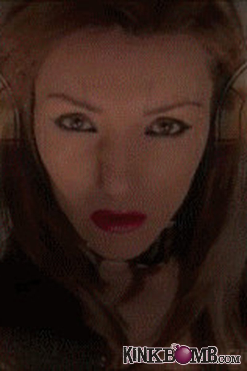 Devious Queen: Taking Posession of James Bond. - Screenshot 1 of 4 - Cosplay