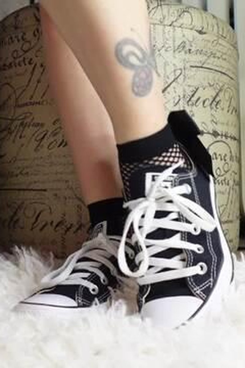 Converse & Fishnets - Screenshot 1 of 4 - Converse