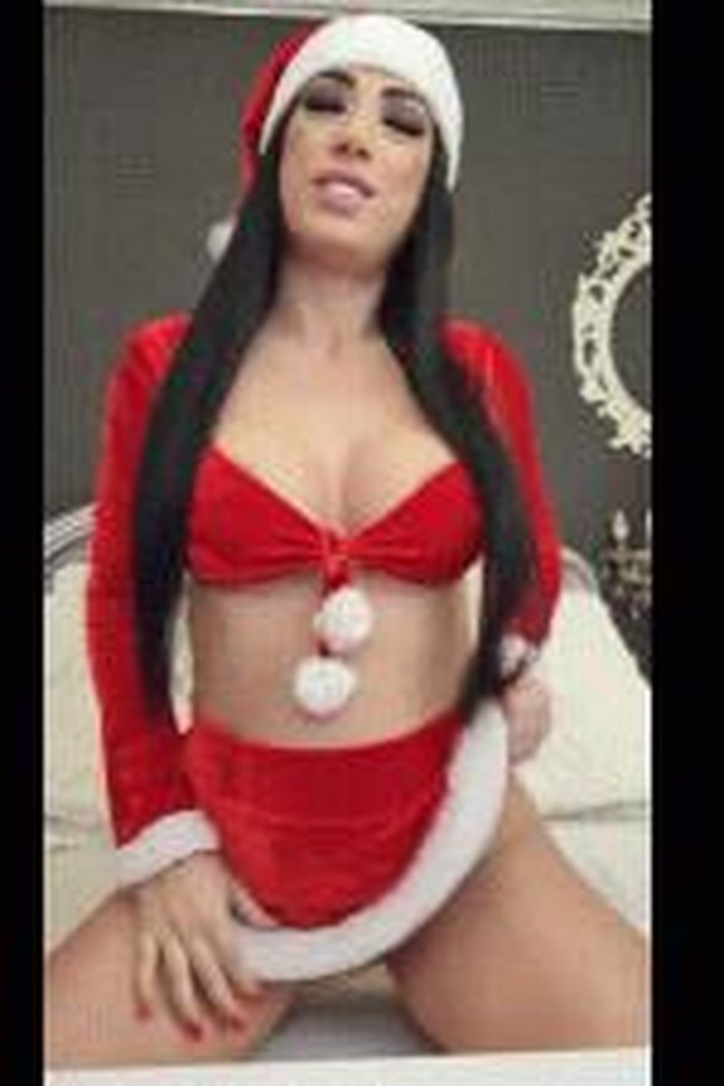 Naughty Santa - Screenshot 1 of 4 - Anal Fingering