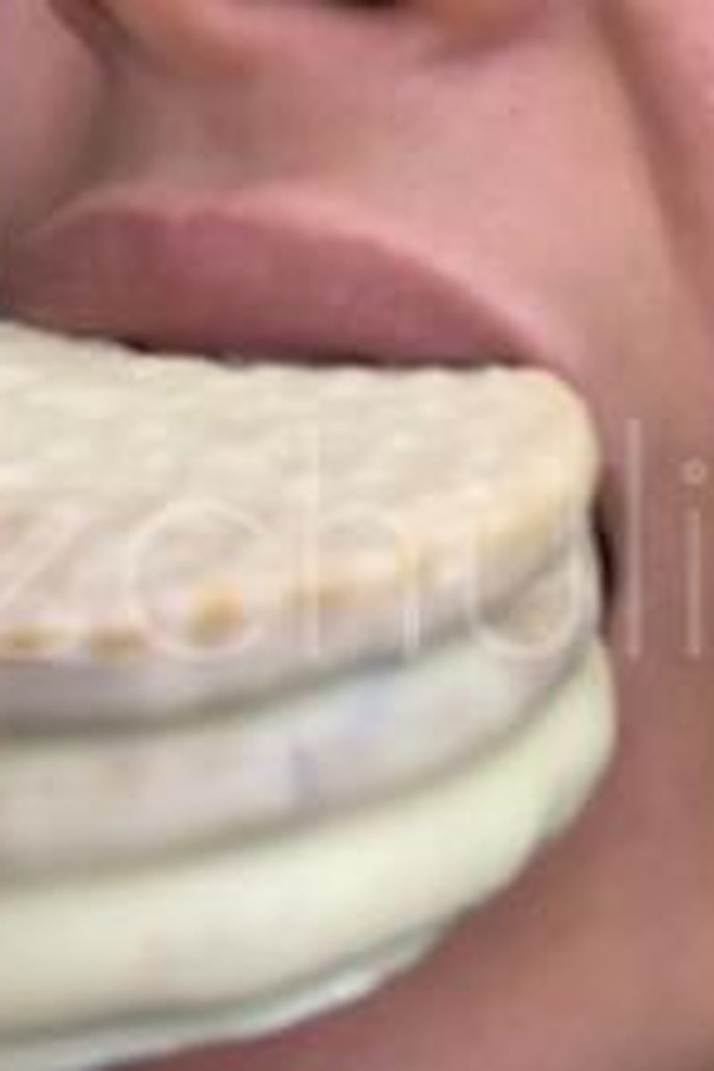 Chewing Alfajor - Screenshot 1 of 4 - ASMR