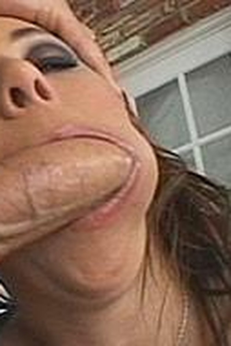 Slutty Loves Gagging - Screenshot 1 of 4