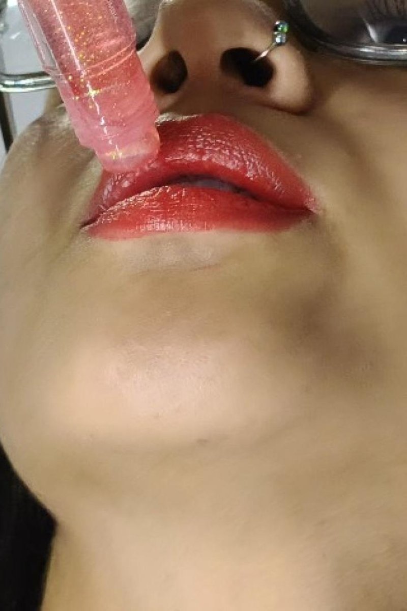 Lipstick - Screenshot 1 of 4 - Fetish