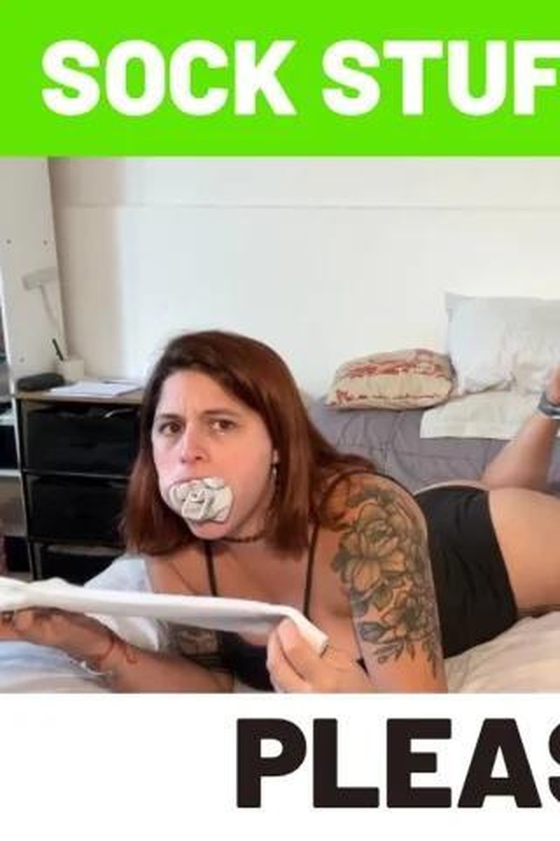 Sock Stuffing - Gag Reflex - Screenshot 1 of 4 - Toiaxxx
