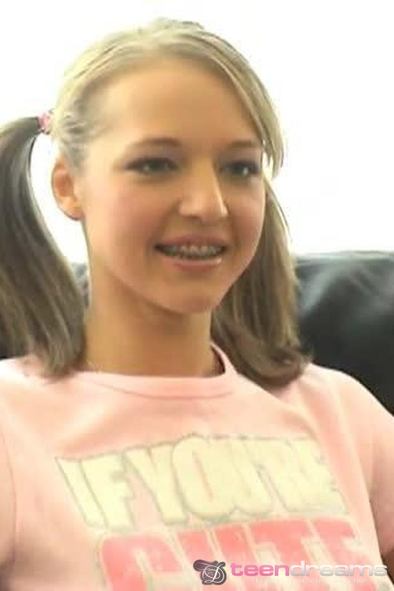 Vicky - Screenshot 1 of 4 - Teen (18-22)