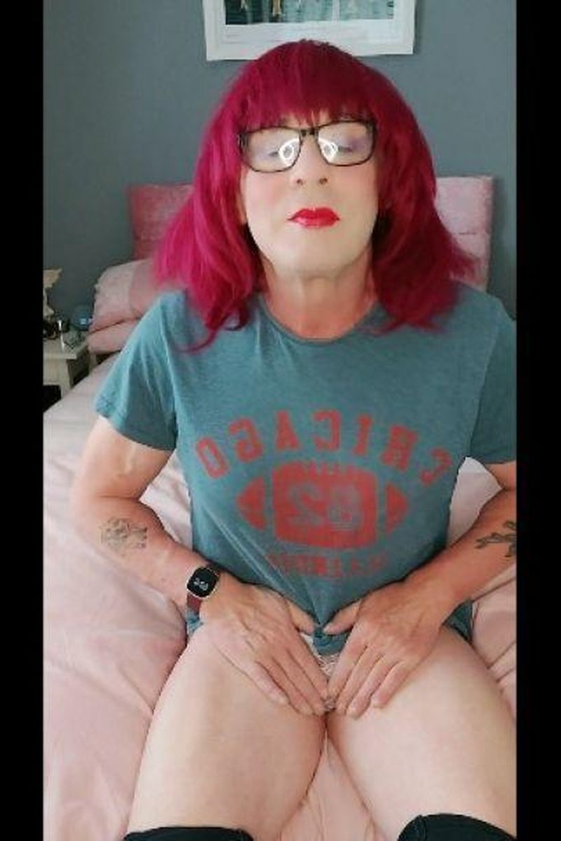 Crossdressing Juniper Beri - Screenshot 1 of 4 - Cock Play