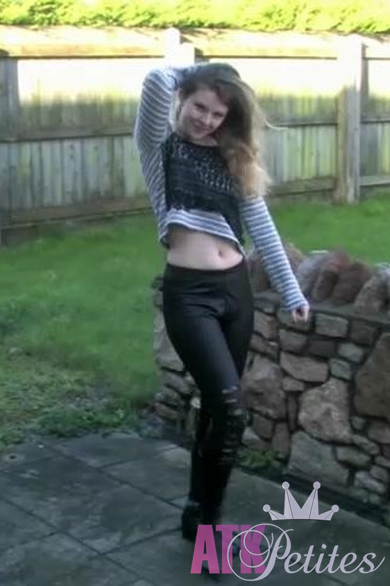 Jada - Interview - Screenshot 1 of 4 - Brown Hair