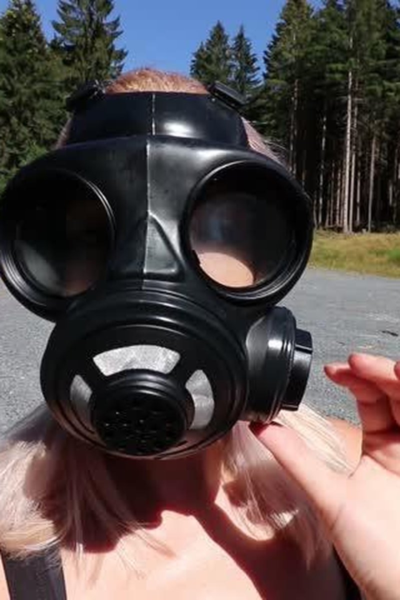 Gasmask-Love - Screenshot 1 of 4 - Asphyxiation