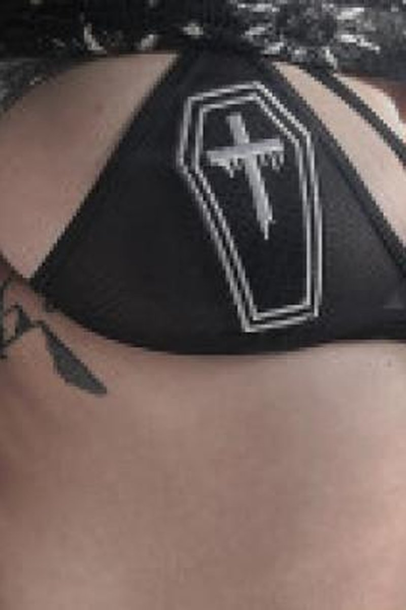 Nonbinary Babe Striptease Teaser - Screenshot 1 of 4 - Goth