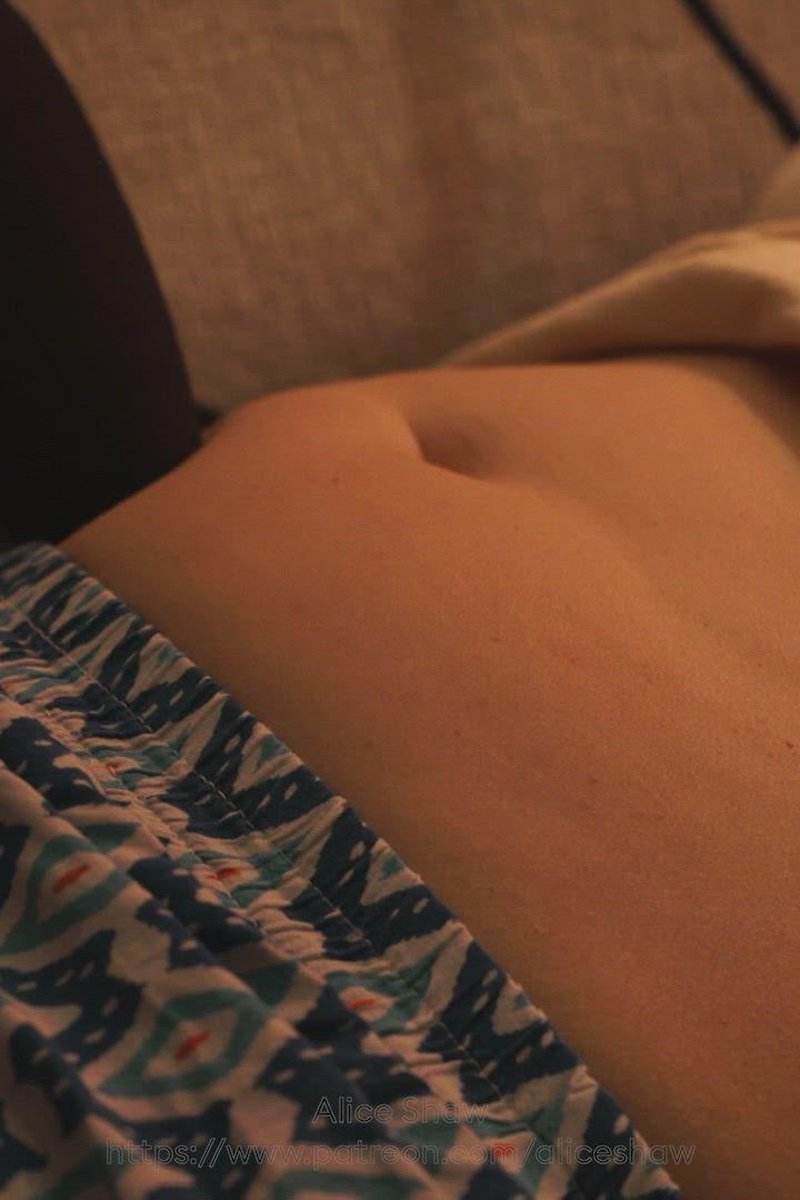 Belly Sounds After Dinner - Screenshot 1 of 4 - Belly Sounds