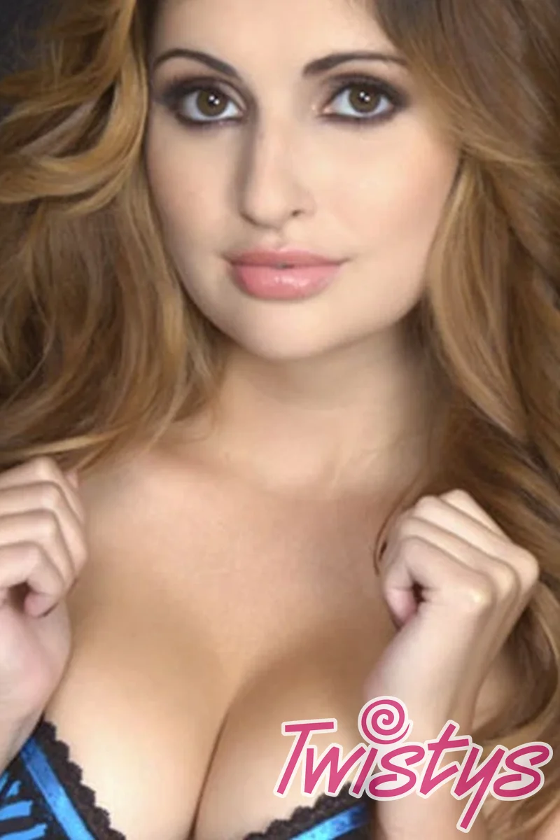 Bed Spread - Screenshot 1 of 4 - Brown Hair