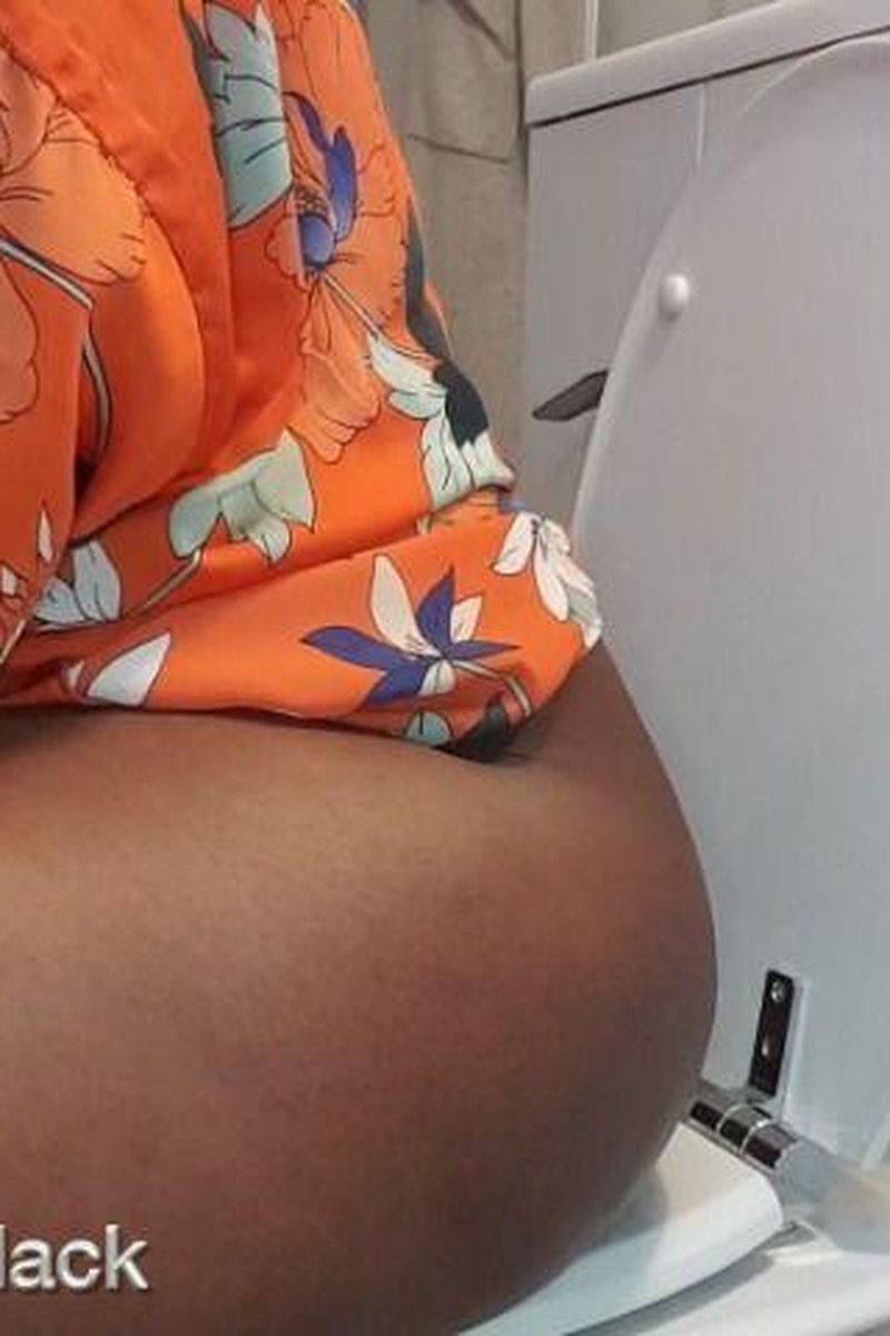 Custom: Ploppy Time - Screenshot 1 of 4 - Femdom