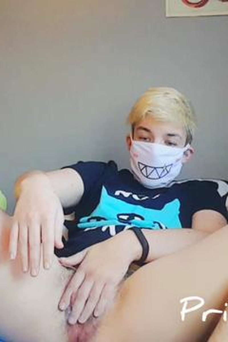 Mini Dick Stuffing - Screenshot 1 of 4 - Hairy Pussy