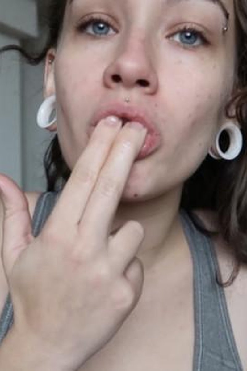 Spit Fetish - Screenshot 1 of 4 - Amateur