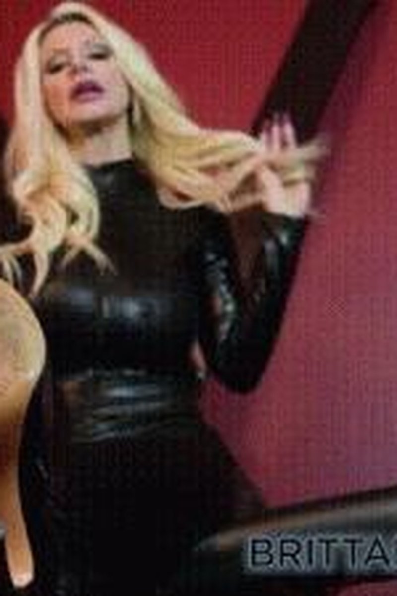 Boot Licking Bitch Boy Brittany Andrews - Screenshot 1 of 4 - Blonde Hair (Female)