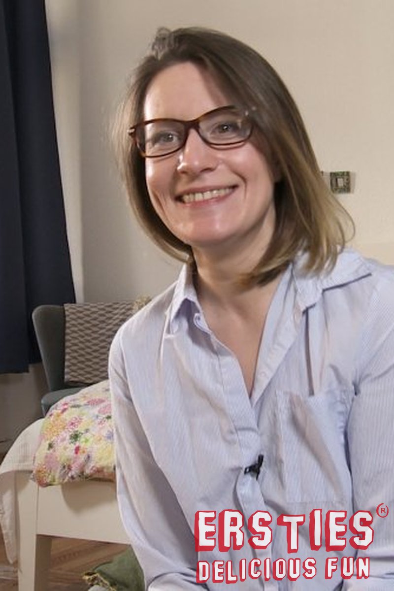 Interview with Lilly - Screenshot 1 of 4 - European