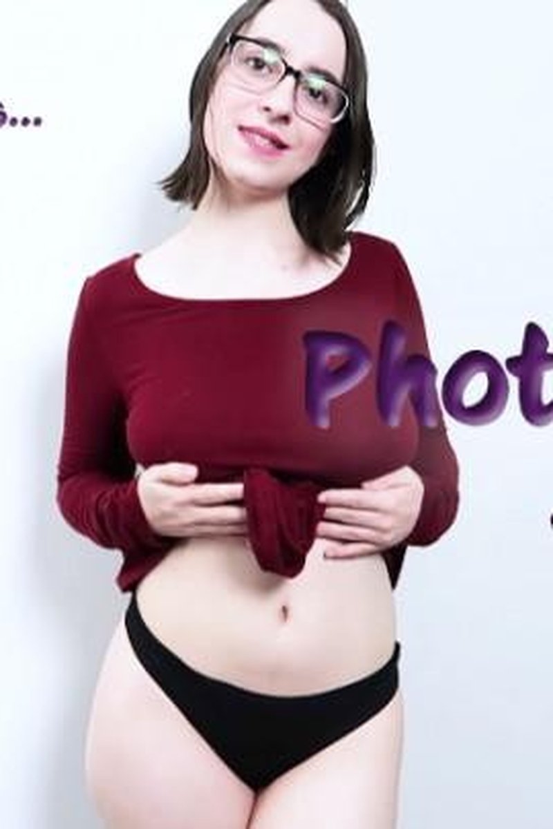 Photoshoot #2 - Screenshot 1 of 4 - Anal