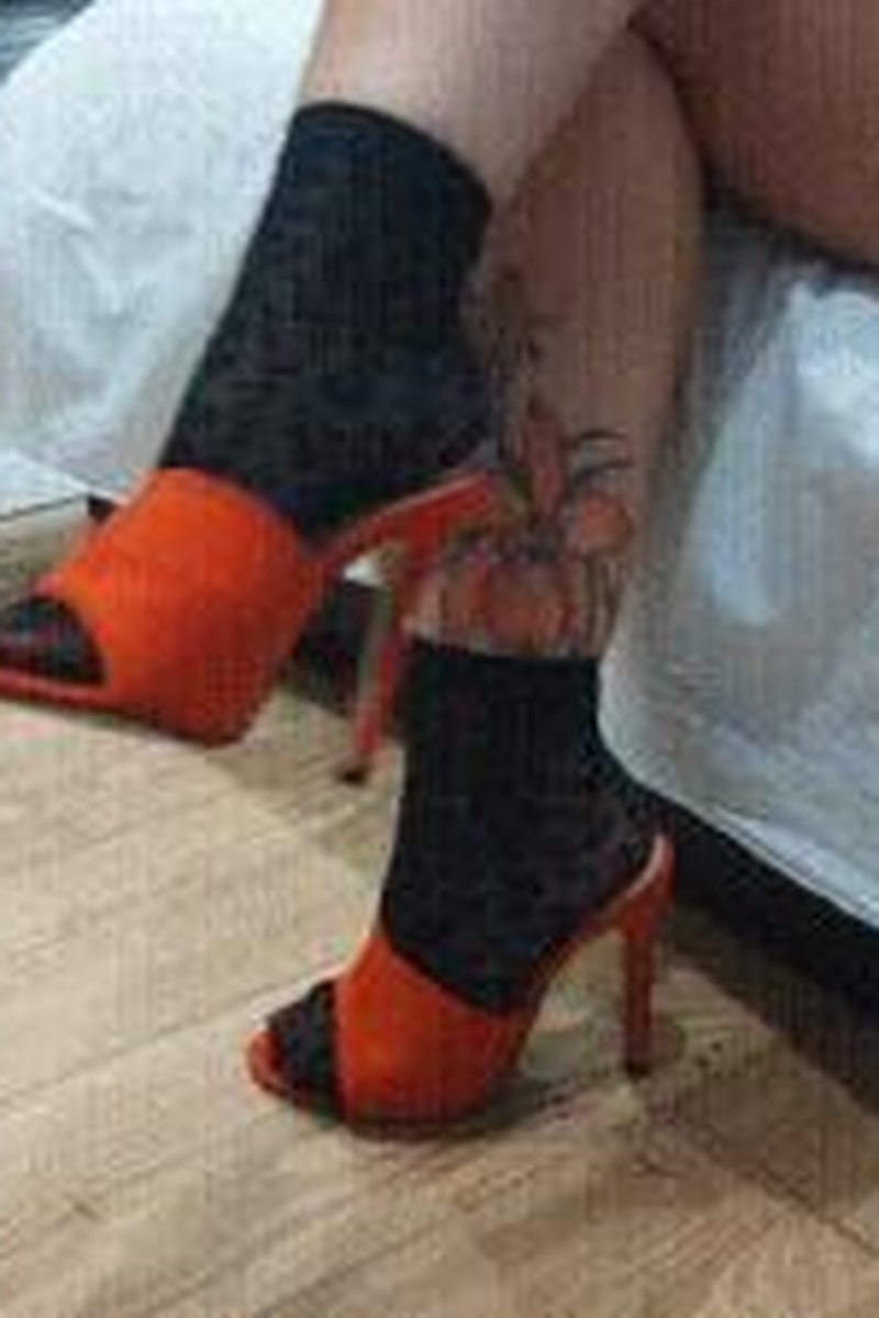 Socks On Or Off?? - Screenshot 1 of 4 - Dangling