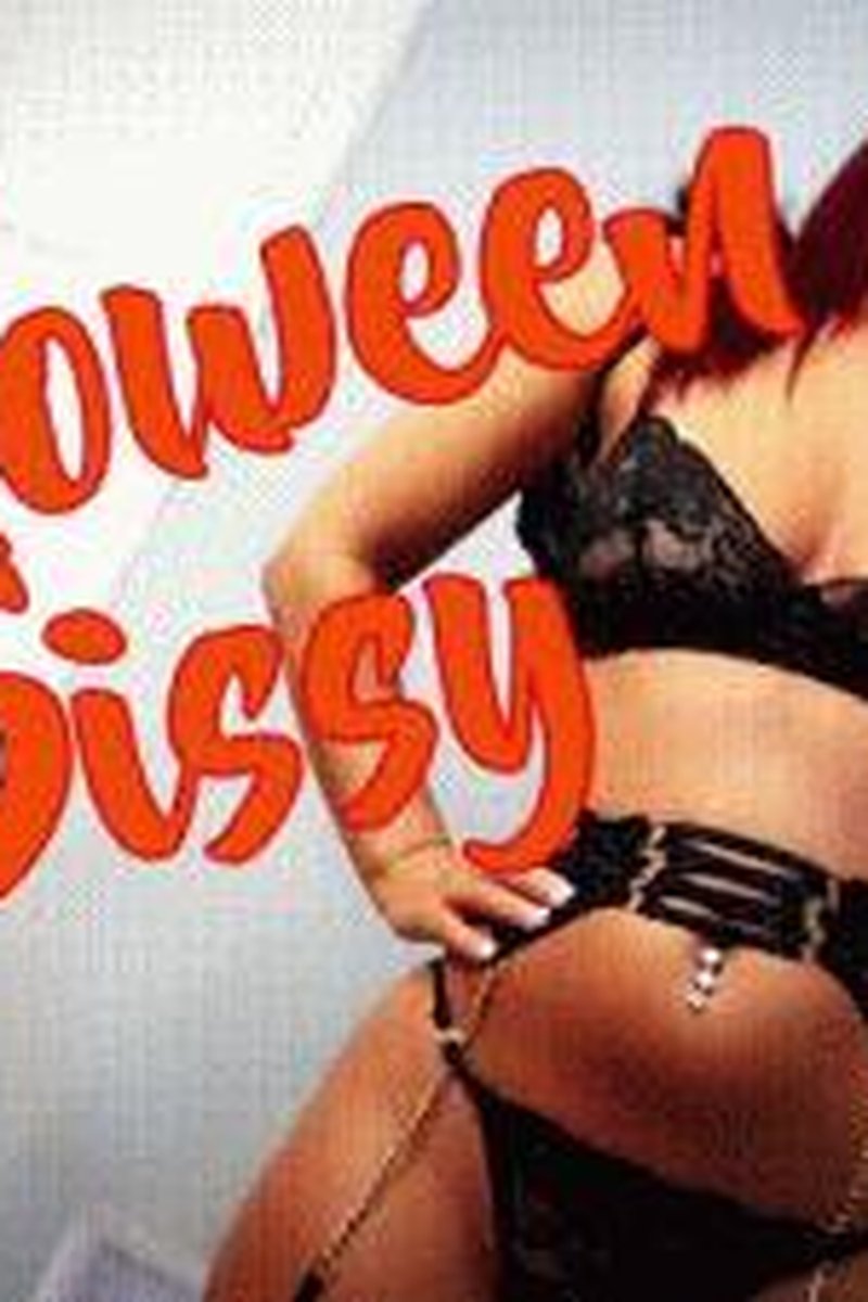 Halloween Sissy - Screenshot 1 of 4 - Bitch