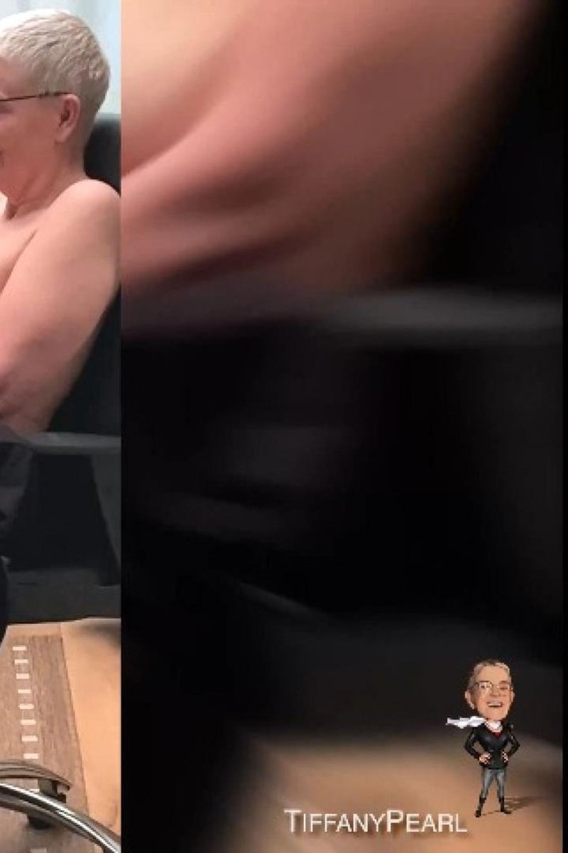 At Work - Screenshot 1 of 4 - Huge Tits