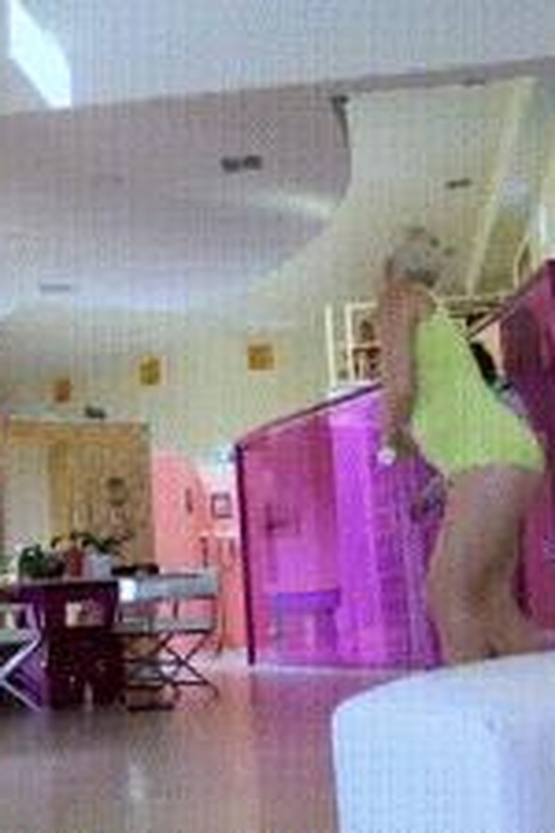 MILF Hardcore Cuckold - Screenshot 1 of 4 - Bi Sexual