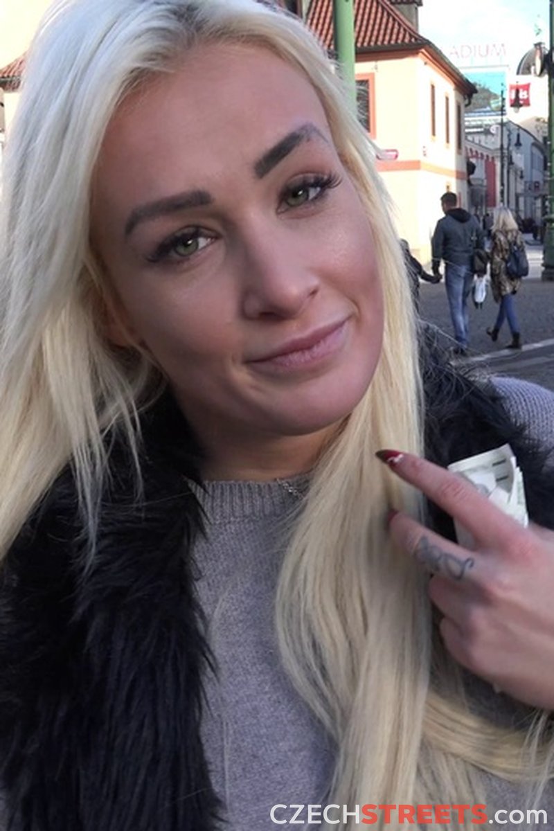 Crazy Daisy Lee - Screenshot 1 of 4 - Blond Hair