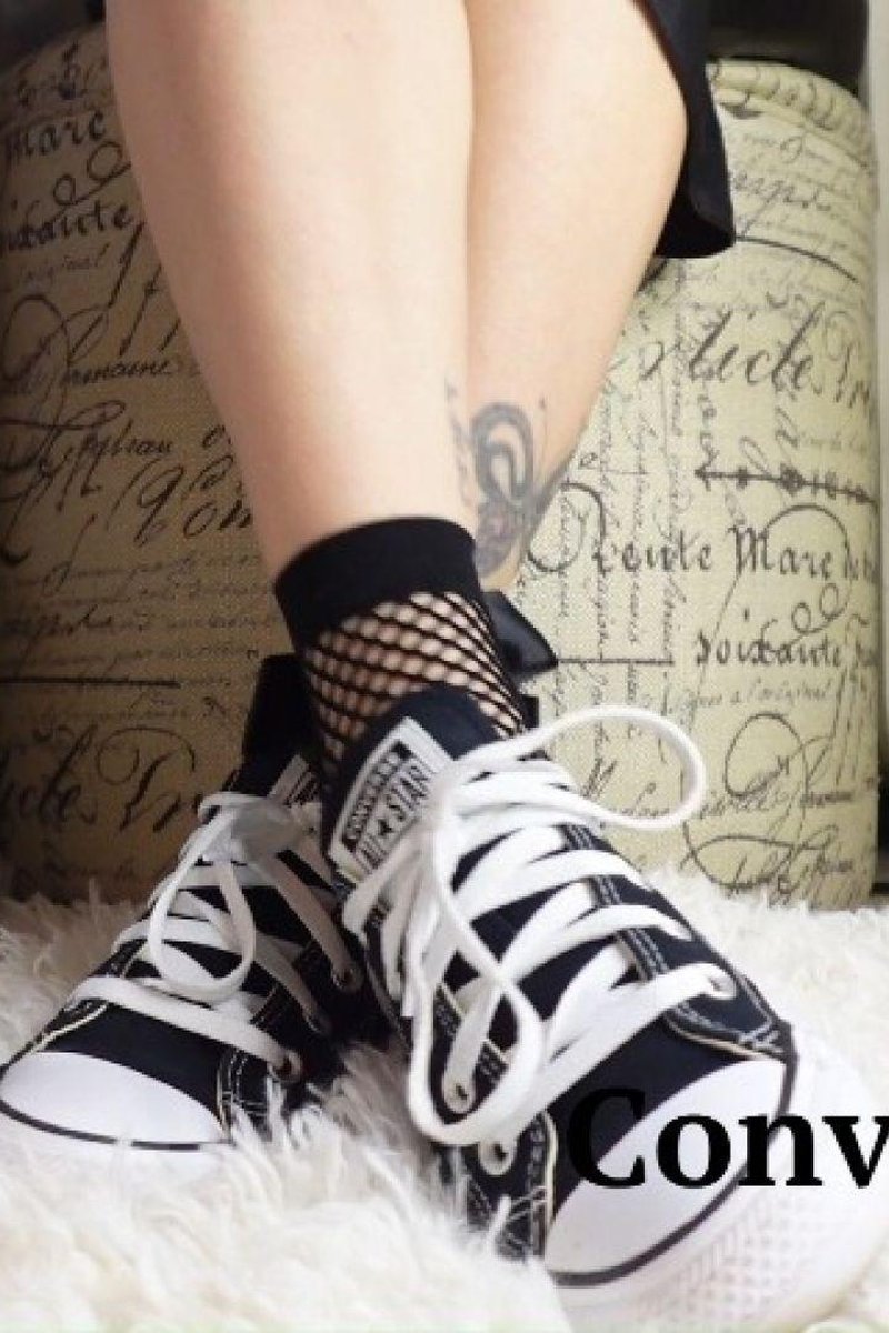 Converse & Fishnets - Screenshot 1 of 4 - Foot Fetish