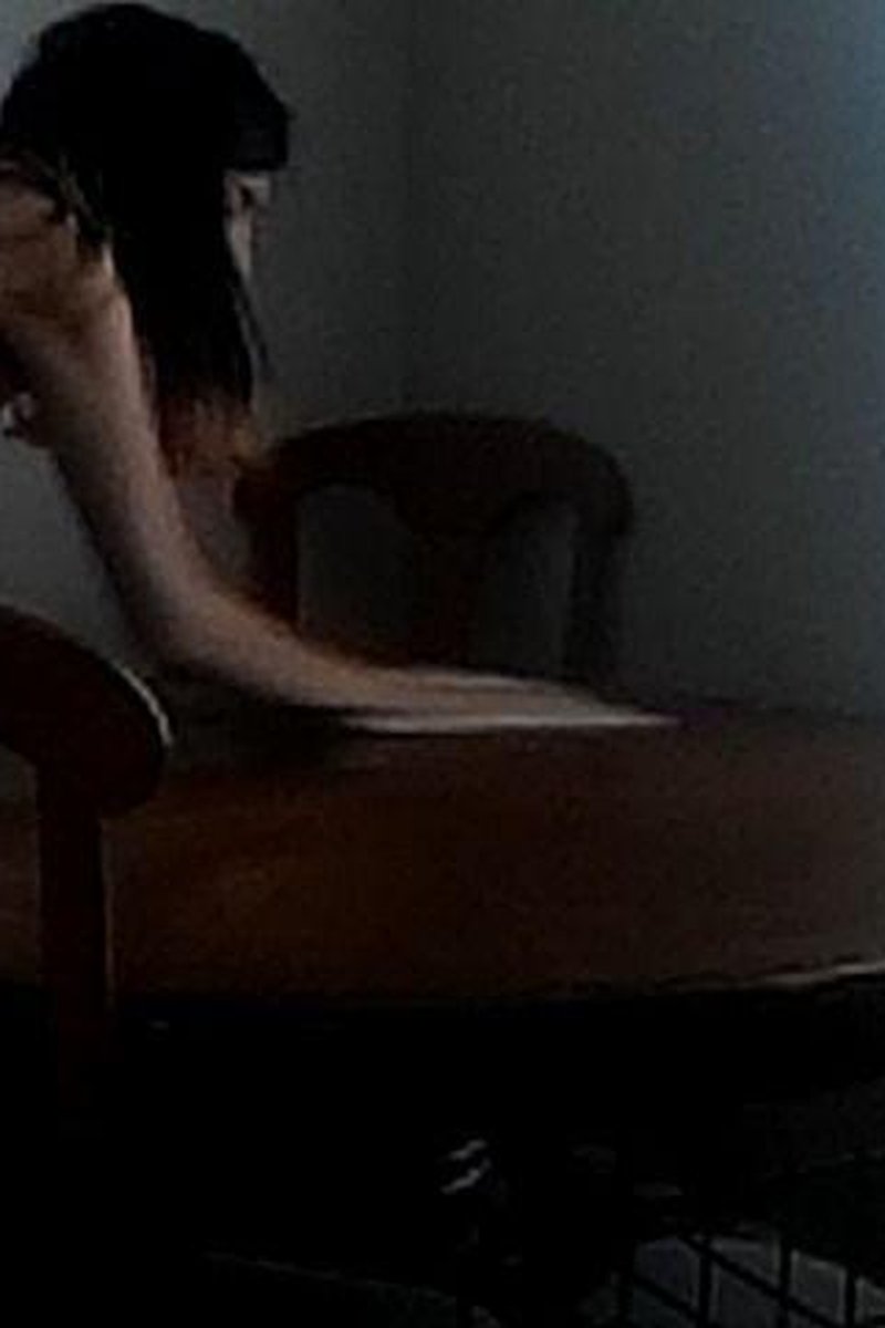 Cleaning Nude - Screenshot 1 of 4 - Amateur