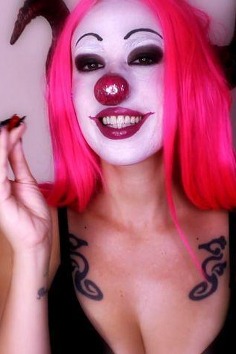 Devouring My Audience - Screenshot 1 of 4 - Cosplay