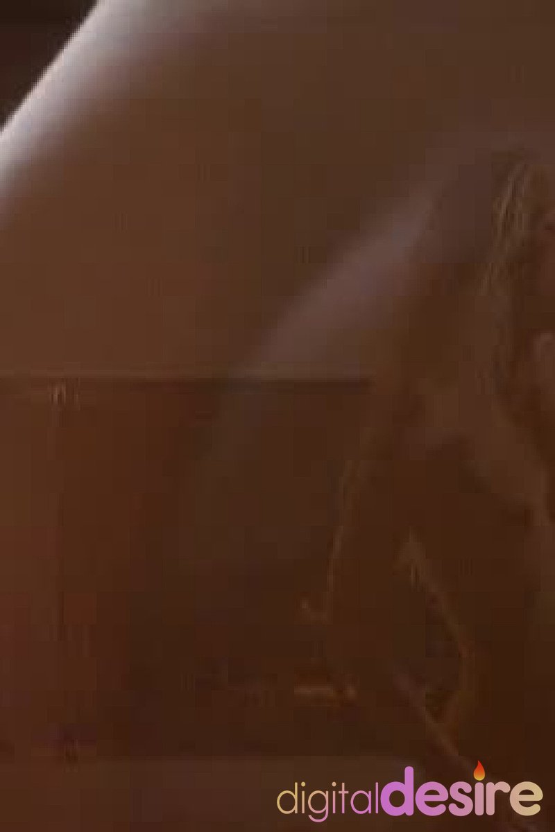 Brea Bennett - Screenshot 1 of 4 - Blond Hair