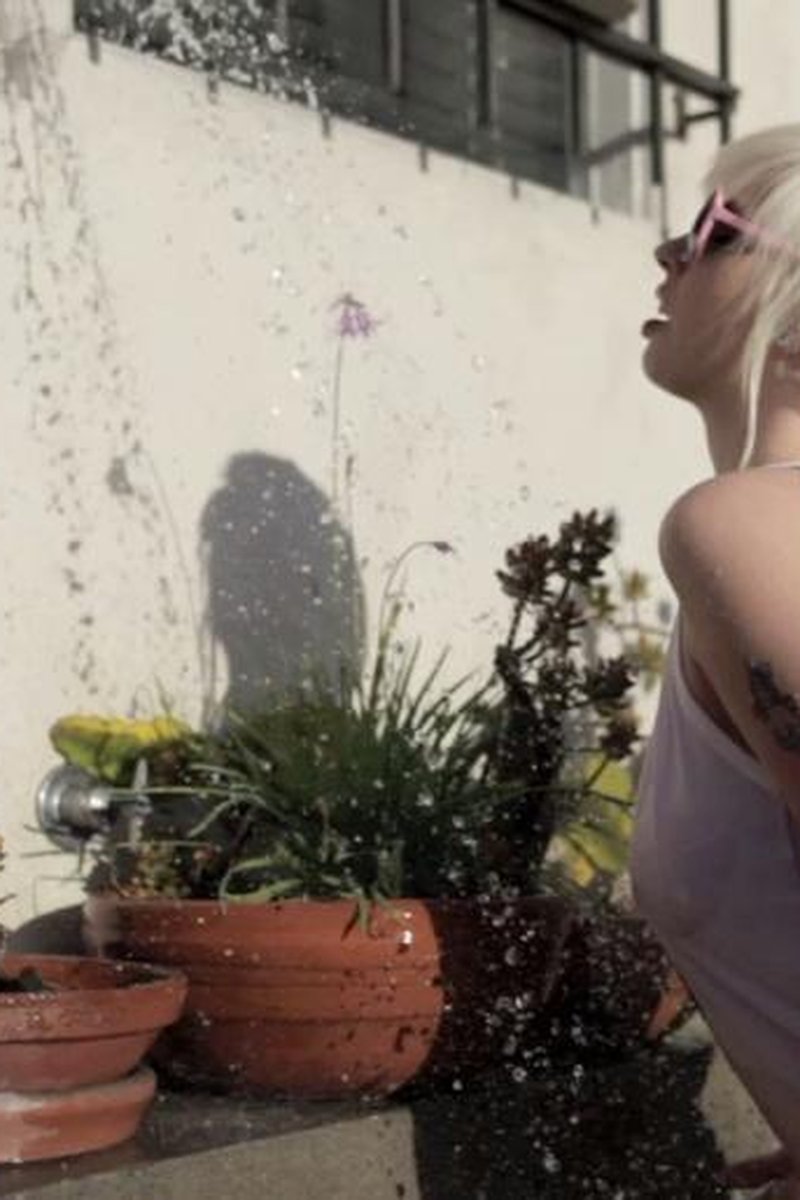 Outdoor Shower - Screenshot 1 of 4 - Amateur